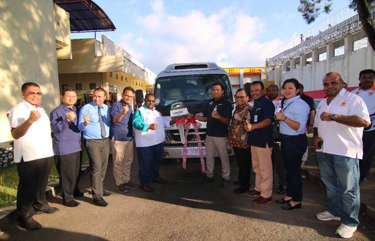 Mini Bus Dari Bank Mandiri Untuk Operasional KONI Papua
